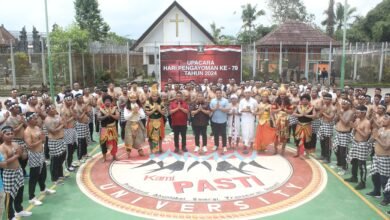 Foto bersama dalam rangka monitoring dan evaluasi program kesehatan dan rehabilitasi oleh Watkesrehab, M.Hilal beserta Kalapas, Marulye Simbolon beserta jajaran dan warga binaan, Sabtu (31/8/2024)