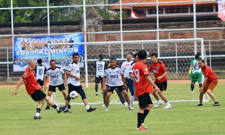 Pemerintah Provinsi (Pemprov) Bali menggelar kompetisi mini soccer PS Pemprov Bali di GOR Ngurah Rai, Denpasar, Senin (9/9/2024). (Ist)