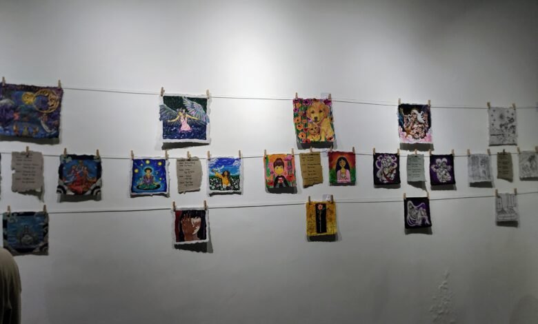 Lukisan dari kertas daur ulang dalam acara Pameran Seni Rupa Suar Samsara "Rewrite The Lore" oleh Jongsarad dan Bhuana Alit di TAT Art Space, Denpasar, Sabtu (14/9/2024)