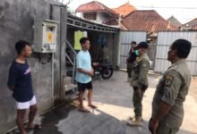 Satuan Polisi Pamong Praja (Satpol PP) Kota Denpasar memanggil pemilik bengkel las di Jalan Gunung Soputan, Gang Ulun Suwi, Denpasar Barat, karena menimbulkan kebisingan. (Ist)