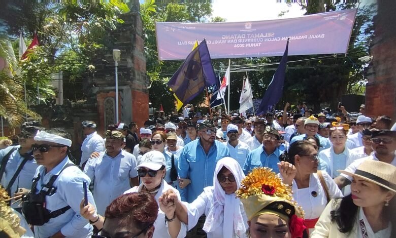 Made Muliawan Arya alias De Gadjah saat mendaftar di KPU Bali, 29 Agustus 2024 lalu. (Red)