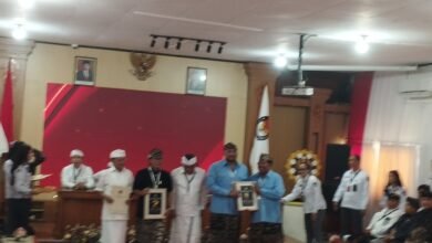 Pasangan calon (paslon) Made Muliawan Arya-Putu Agus Suradnyana (Mulia-PAS) mendapat nomor urut satu dalam kontestasi Pemilihan Gubernur (Pilgub) Bali 2024. (red)
