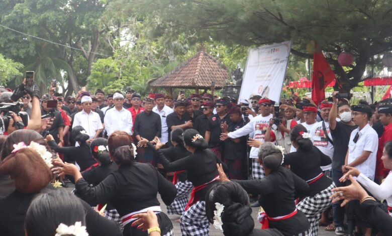 Pasangan calon (paslon) Gubernur dan Wakil Gubernur Bali nomor urut 2 Wayan Koster dan I Nyoman Giri Prasta (Koster-Giri) berjanji menyelesaikan beragam masalah di Kota Denpasar. (Ist)