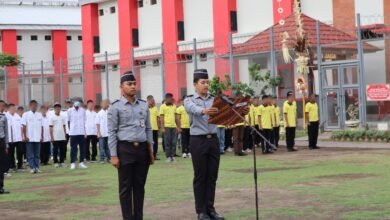 Upacara di Lapas Kelas IIA Kerobokan dalam memperingati Hari Kelahiran Pancasila (1/10/2024).