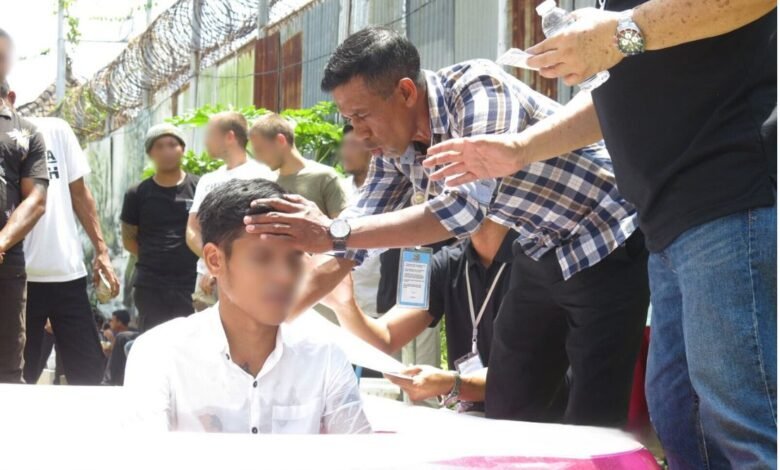 Suasana Pembinaan Kebaktian Ibadah Minggu bagi WBP yang Beragama Nasrani di Gereja Immanuel Lapas Kerobokan, Minggu (6/10/2024).