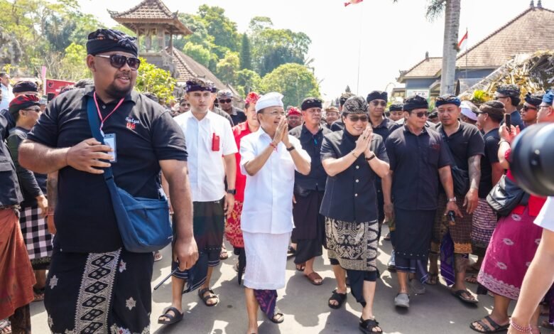 Koster-Giri Disambut Ribuan Masyarakat Bangli Saat Kampanye Terbuka, Minggu (13/10/2024).