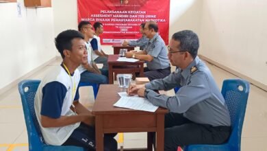 Lapas Narkotika Kelas IIA Bangli, Bali, menggelar tes urine dan assessment akhir bagi 240 warga binaan peserta rehabilitasi sosial tahun 2024, Senin (14/10/2024).