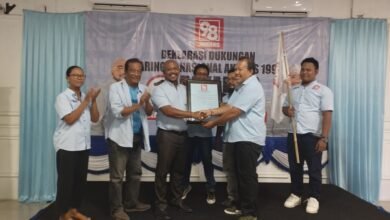 Jaringan Nasional Aktivis 1998 (Jarnas 98) Bali resmi menyatakan dukungan kepada pasangan calon (paslon) Gubernur dan Wakil Gubernur nomor urut 1 Made Muliawan Arya dan Putu Agus Suradnyana (Mulia-PAS) di Pilkada Bali. (idr)