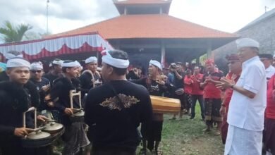 Pasangan calon (paslon) Gubernur dan Wakil Gubernur Bali nomor 2 Wayan Koster dan I Nyoman Giri Prasta (Koster-Giri) berencana membangun Institut Adat Bali di Buleleng. (Ist)