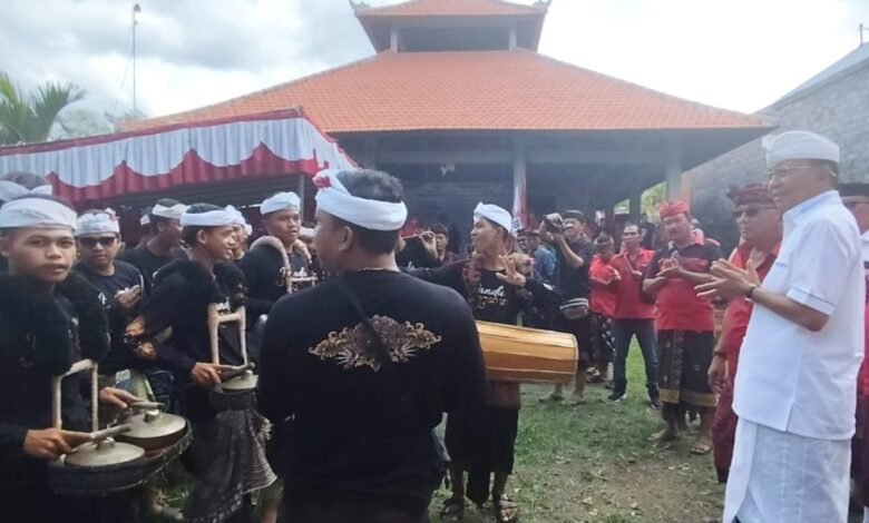 Pasangan calon (paslon) Gubernur dan Wakil Gubernur Bali nomor 2 Wayan Koster dan I Nyoman Giri Prasta (Koster-Giri) berencana membangun Institut Adat Bali di Buleleng. (Ist)