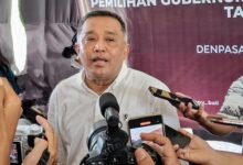 Ketua Komisi Pemilihan Umum (KPU) Provinsi Bali, I Dewa Agung Gede Lidartawan saat pers konferensi usai Media Gathering oleh KPU Bali, Senin(23/12/2024). (Dok/Rahma).