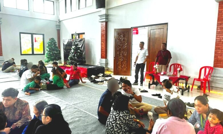 Lapas Kelas IIA Kerobokan menggelar kunjungan khusus bagi warga binaan beragama Nasrani dalam rangka menyambut Hari Raya Natal 2024, Kamis (26/12/2024). (Dok/ist).