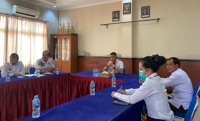 Lembaga Pemasyarakatan (Lapas) Kelas IIA Kerobokan menghadiri pembukaan Rehabilitasi Pemasyarakatan 2025 yang digelar secara virtual oleh Direktorat Jenderal Pemasyarakatan, Rabu (15/1/2025). (Dok/ist)