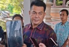 Ketua Dewan Perwakilan Rakyat Daerah (DPRD) Bali, Dewa Made Mahayadnya (Dewa Jack) saat ditemui usai rapat Paripurna ke-8 DPRD Provinsi Bali dalam agenda Pengumuman Hasil Penetapan Pasangan Calon Gubernur dan Wakil Gubernur Bali terpilih 2025-2030. (Dok/rahma).