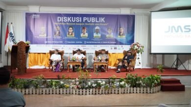 Jaringan Media Siber Indonesia (JMSI) Bali menggelar diskusi publik bertema “Bali Bebas Masalah Sampah: Realistis atau Utopis?” di Grand Inna Hotel, Denpasar, Selasa (25/2/2025).