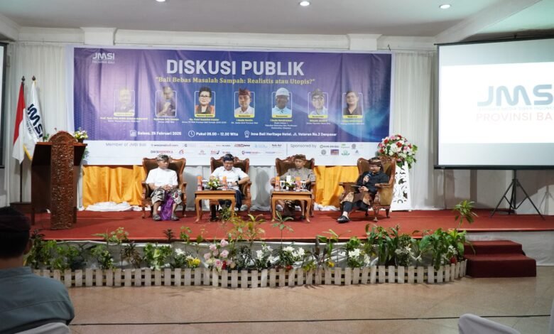 Jaringan Media Siber Indonesia (JMSI) Bali menggelar diskusi publik bertema “Bali Bebas Masalah Sampah: Realistis atau Utopis?” di Grand Inna Hotel, Denpasar, Selasa (25/2/2025).