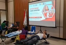 Suasana aksi donor darah oleh Pengurus Wilayah Ikatan Wartawan Online (PW-IWO) Bali dan Komite Donor Darah Indonesia (KDDI) di Aula Poli Classroom 1&2 lt.5 RS. Prof Ngurah, Sabtu (22/2/2025). (Dok/Rahma).