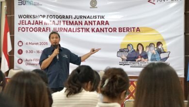 Perum Lembaga Kantor Berita Nasional (LKBN) ANTARA gelar pelatihan fotografi jurnalistik, di Universitas Udayana, Bali, Selasa (4/3/2025). (Dok.ANTARA).