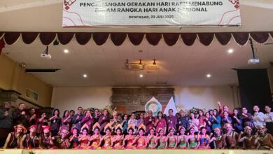 Acara peluncuran Program Satu Rekening Satu Pelajar (KEJAR) oleh Otoritas Jasa Keuangan (OJK) di Aula SMK Negeri 5 Denpasar pada Rabu (23/7/2025). (Dok: Istimewa).