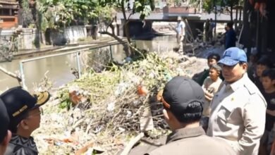 Presiden Republik Indonesia Prabowo Subianto meninjau langsung warga terdampak banjir besar yang melanda Bali pada Rabu (10/9/2025). (dok.istimewa)