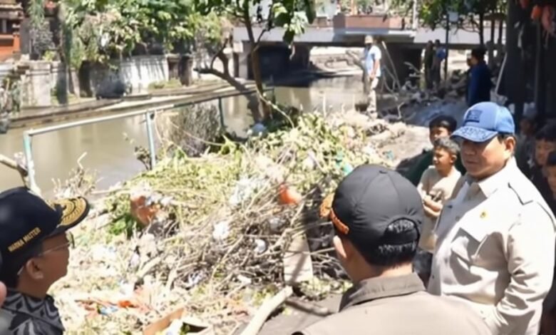 Presiden Republik Indonesia Prabowo Subianto meninjau langsung warga terdampak banjir besar yang melanda Bali pada Rabu (10/9/2025). (dok.istimewa)