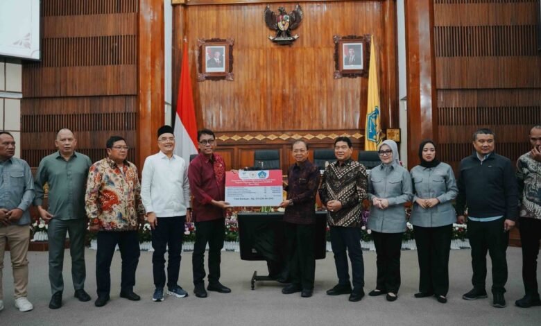 Gubernur Bali, Wayan Koster, menerima kunjungan kerja Komisi VIII DPR RI pada masa reses Persidangan I Tahun Sidang 2025–2026 di Denpasar. (dok.istimewa)