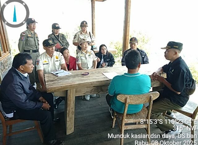 Kepala UPTD Kesatuan Pengelolaan Hutan (KPH) Bali Timur, Made Maha Widyartha saat memberikan klarifikasi resmi terkait pemberitaan viral di media sosial mengenai dugaan penebangan dan pembangunan liar di kawasan Hutan Suter, Kecamatan Kintamani, Kabupaten Bangli. (dok.istimewa)