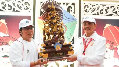 Wakil Gubernur Bali I Nyoman Giri Prasta secara resmi membuka Pekan Olahraga Provinsi (Porprov) Bali XVI Tahun 2025 di Stadion Ngurah Rai, Denpasar, Selasa (9/9/2025). (dok.istimewa)