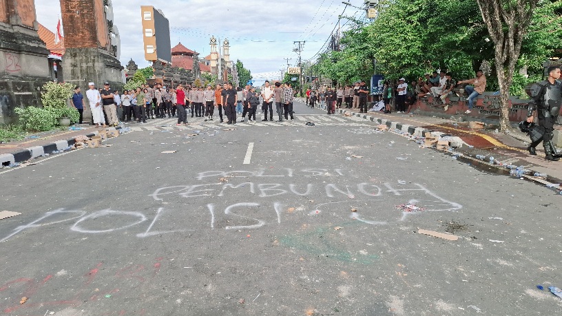 Aksi unjuk rasa di Polda Bali, Sabtu (30/8/2025). (dok.Rahma)