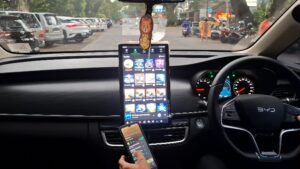 Lagu karya Khairullah yang sedang diputarkan di dalam mobil BYD. (dok.Rahma)