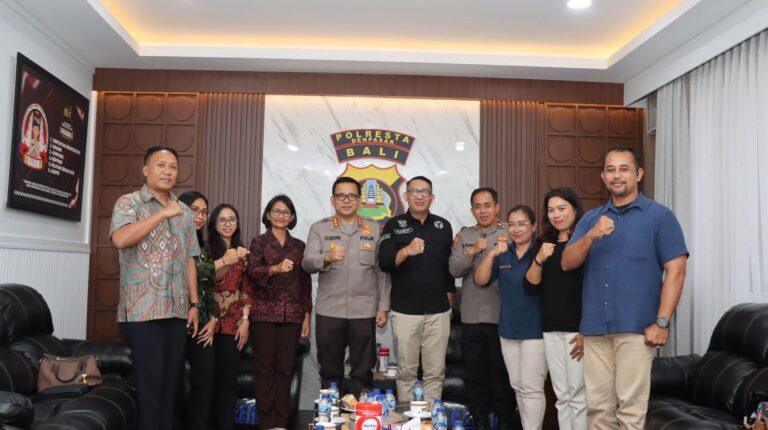 Suasana audiensi KPU dan Bawaslu Kota Denpasar ke Polresta Denpasar. (Dok. Istimewa)