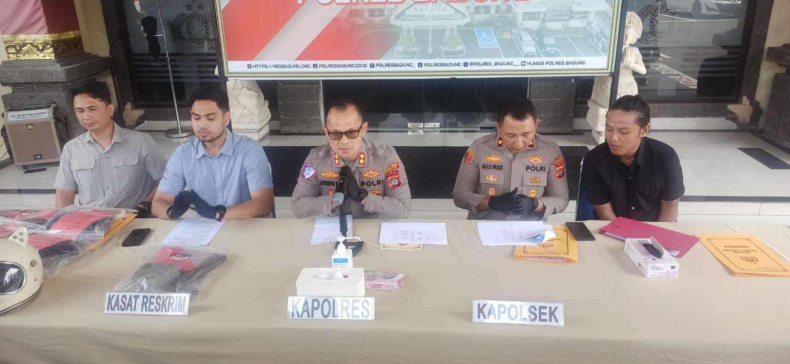 Kapolres Badung AKBP Joseph Edward Purba saat konferensi pers. (Dok. Istimewa)