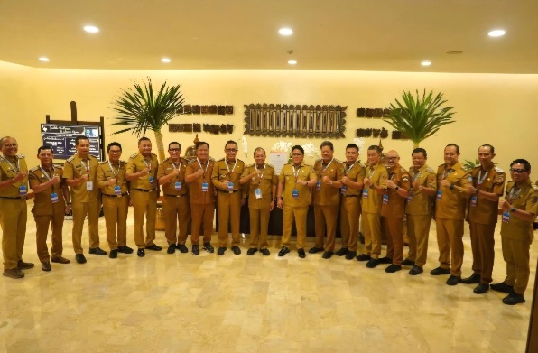 Gubernur dan Wakil Gubernur serta Pemimpin Daerah Provinsi Bali di Sentul Bogor Jawa Barat, pada Senin (2/2/2026). (dok.istimewa)