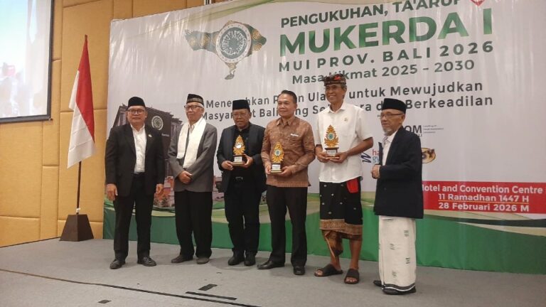 Pengurus MUI Provinsi Bali menggelar pengukuhan dan Musyawarah Kerja Daerah (Mukerda) I di Hotel Harris Cokroaminoto, Denpasar, Sabtu (28/2/2026). (dok.istimewa)