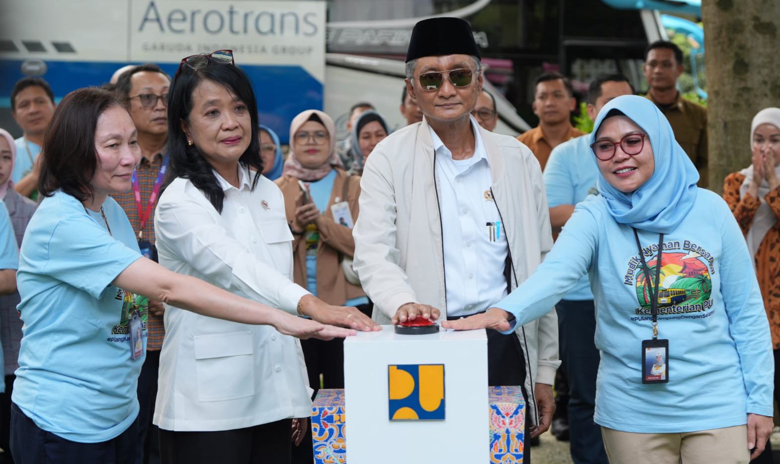 Menteri PU Dody Hanggodo saat melepas peserta Mudik Nyaman Lebaran. (Dok. Istimewa)