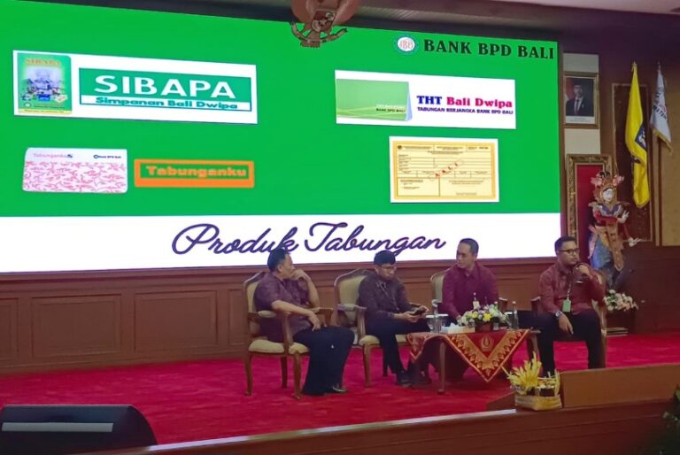 Bank BPD saat memberikan paparan dalam Workshop Literasi Digital yang digelar Serikat Siber Indonesia (SMSI) Badung pada Selasa (21/4/2026) di Puspem Badung. (dok: istimewa)
