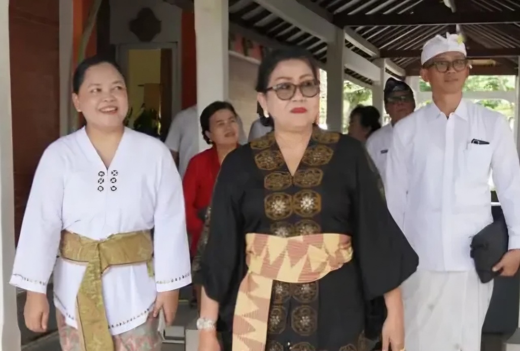 Ketua Tim Pembina Posyandu Provinsi Bali, Putri Koster tinjau kesiapan pelaksanaan Bimbingan Teknis (Bimtek) Bina Kader Posyandu se-Bali di UPTD Bapelkesmas Dinas Kesehatan Provinsi Bali, Biaung, Denpasar, Selasa (3/3/2026). (dok: istimewa)