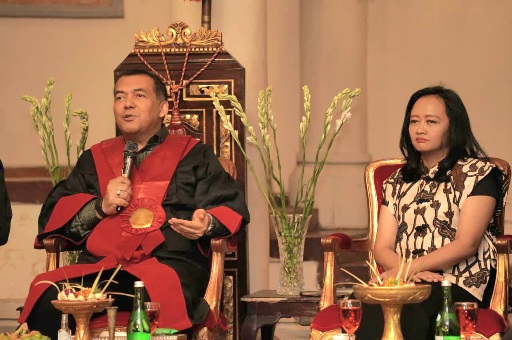 Wakil Menteri Imigrasi dan Pemasyarakatan (Imipas), Silmy Karim saat memberi Kuliah Umum dan Penghargaan Dies Natalis ke-63 Universitas Mahendradatta di The Sukarno Center, Tampaksiring, Gianyar, Jumat (22/5/2026). (dok: istimewa)