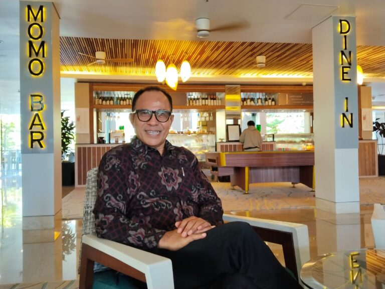 Agus Dei, Mantan jurnalis dan akademisi Universitas PGRI Mahadewa Indonesia. (dok: istimewa)