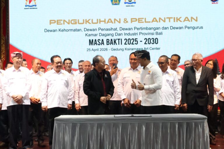Gubernur Bali saat menghadiri Pengukuhan dan Pelantikan Kepengurusan KADIN Bali masa bakti 2025–2030 di Art Centre Denpasar, Sabtu (25/4/2026). (dok: istimewa)