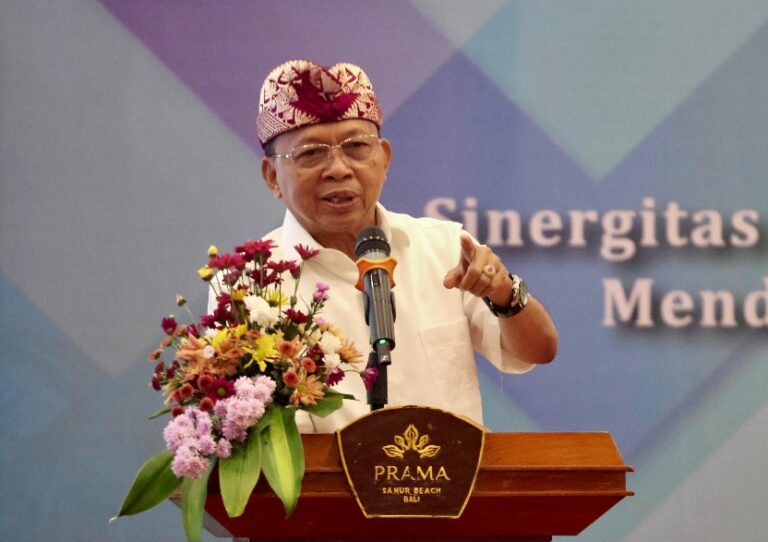 Gubernur Bali Wayan Koster dalam acara Musyawarah Provinsi (Musprov) XII Ikatan Nasional Konsultan Indonesia (INKINDO) Bali di Hotel Prama Sanur, Rabu (6/5/2026). (dok: istimewa)