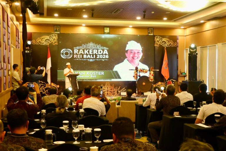 Gubernur Bali Wayan Koster saat membuka Rakerda REI Bali. (Dok. Istimewa)