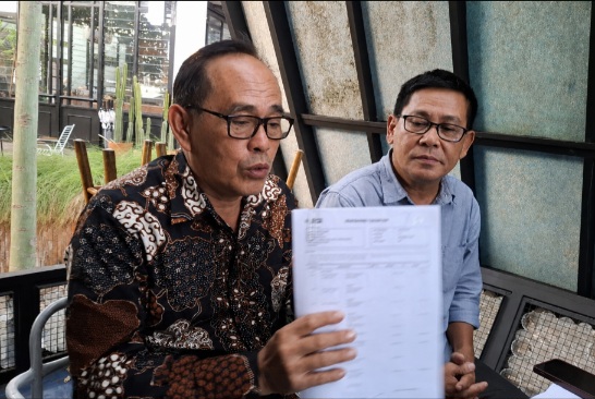 Tim kuasa hukum RSL, AA Ngurah Alit Wirakesuma (kiri) dan Sonny Tumbelaka (kanan). (dok: Rahma)