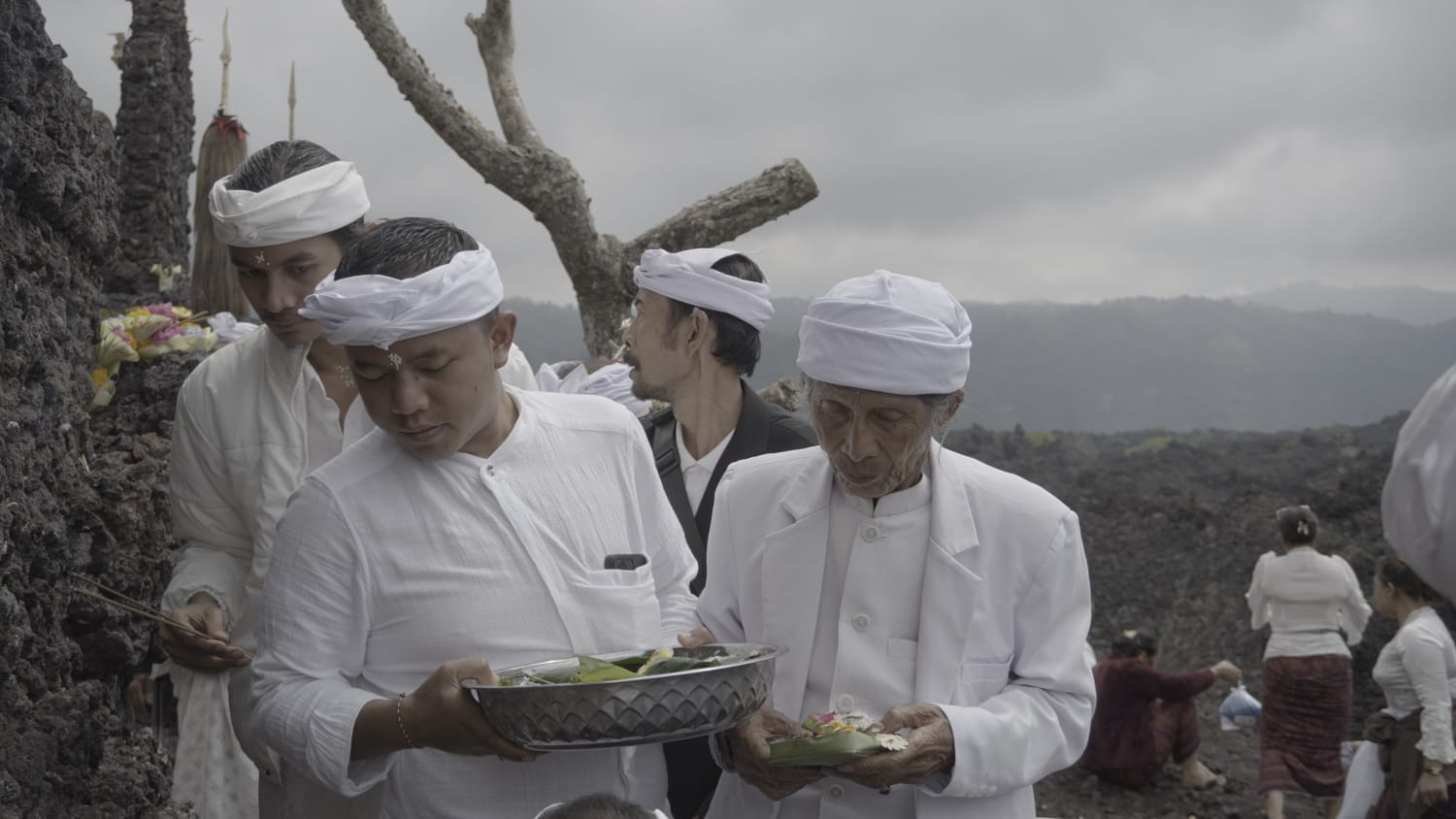 Upacara Bakti Pamlaspas Cihna di Titik Nol Desa Adat Batur Let (Batur Kuno) di kawasan Black Lava Batur, Rabu (29/7/2026). (dok: istimewa)