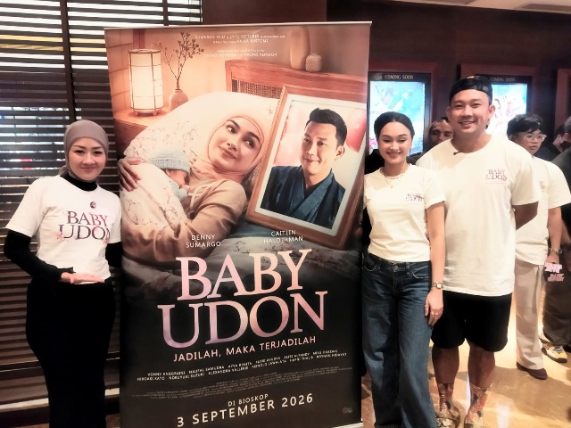Roadshow nasional film layar lebar Baby Udon di Bali, Minggu (30/8/2026) dengan menghadirkan Denny Sumargo, Caitlin Halderman, serta Fanny Kondoh. (dok: redaksi)