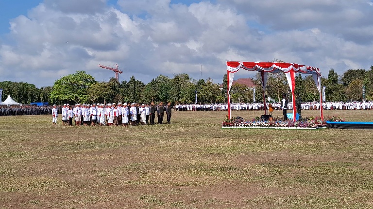 Pengukuhan pengurus Dewan Pimpinan Daerah (DPD) dan Dewan Pimpinan Cabang (DPC) Asosiasi Perlindungan Masyarakat (ASLINMAS) serta Asosiasi Badan Permusyawaratan Desa (ABPEDNAS) se-Provinsi Bali, Sabtu (19/9/2026). (dok: Rahma)