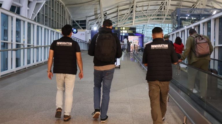 WNA asal Australia berinisial B.A. dideportasi dan dicekal selama 10 tahun dari Bali. (dok: istimewa)