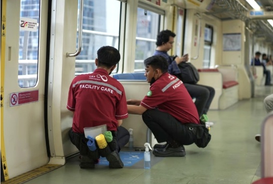 PT KAI melalui LRT Jabodebek memastikan perjalanan tetap berjalan normal. (dok: vritimes)