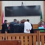 Suasana sidang lanjutan perkara dugaan pemalsuan surat sporadik yang berkaitan dengan sengketa lahan di Subak Kerdung, Pedungan, dengan terdakwa AA Ngurah Darmawan, digelar di Pengadilan Negeri (PN) Denpasar, Kamis (1/10/2026). (dok: redaksi)
