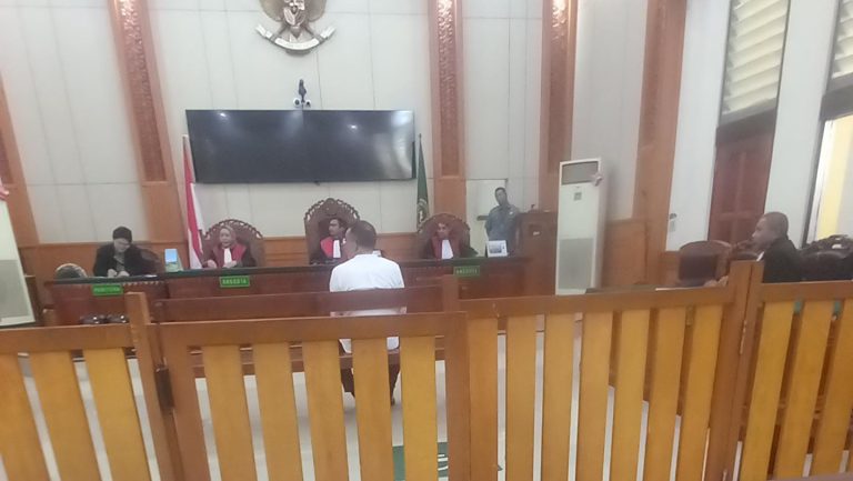Suasana sidano pembacaan tuntutan atas nama Terdakwa, Anak A pada Selasa (20/10/2026) di Pengadilan Negeri Denpasar. (dok: istimewa)